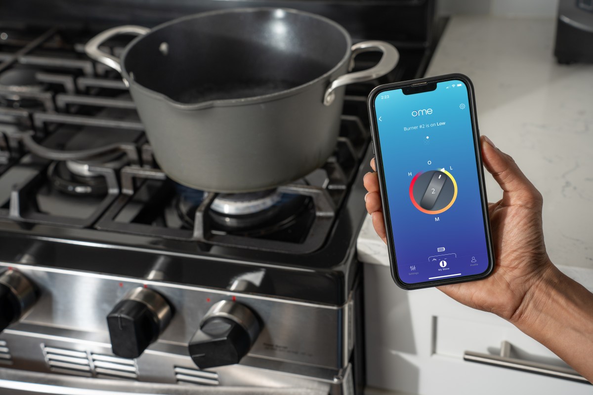 Ome’s $129 smart knob lets you turn off stove burners remotely